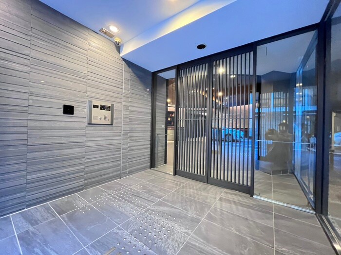 リヴァーク四条烏丸の物件外観写真