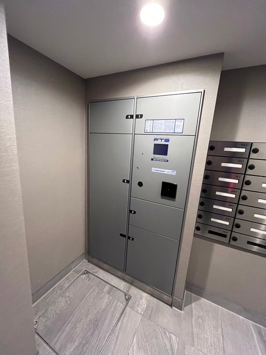 リヴァーク四条烏丸の物件外観写真