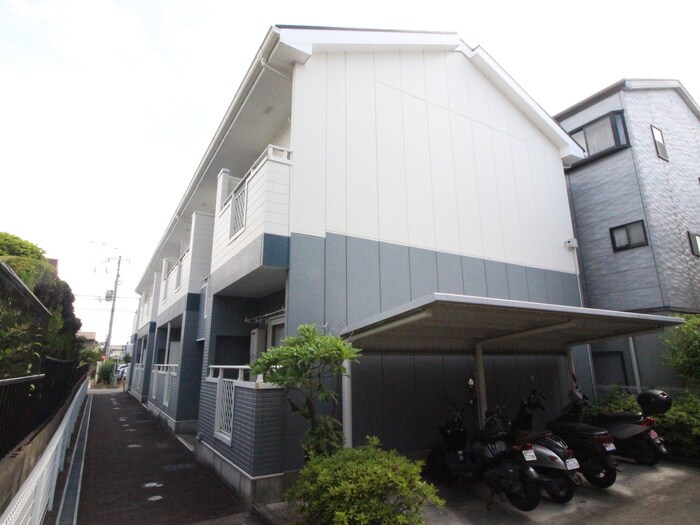 ヴィラウエストの物件外観写真