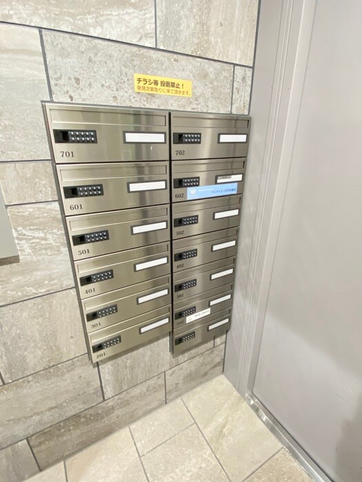 フレール烏丸五条の物件外観写真