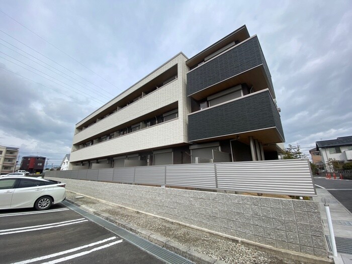 ユーウェルの物件外観写真