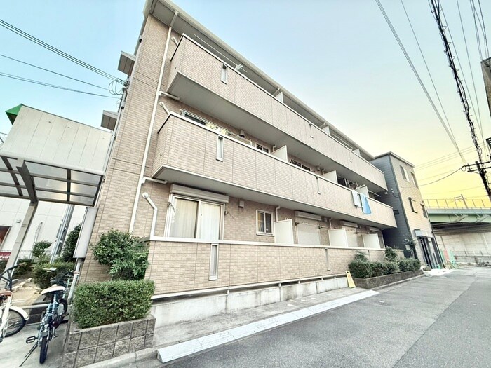 リヴェ－ル香里園の物件外観写真