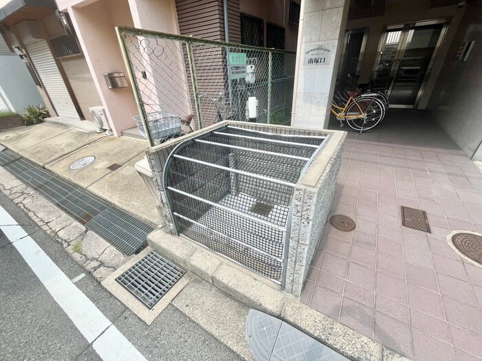 サンパティ－ク南塚口の物件外観写真