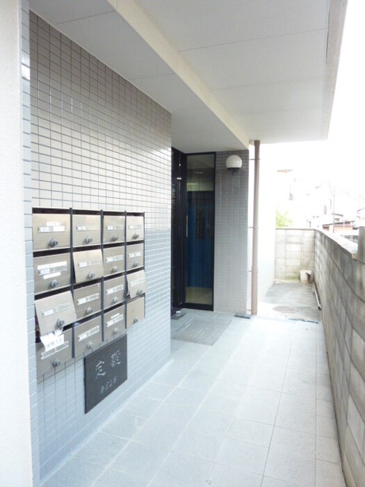 エレガントライフマンションの物件外観写真