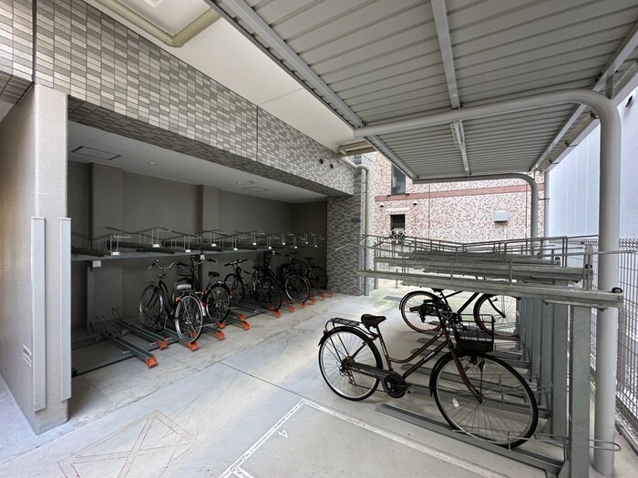 エスリード江坂グランツ（201）の物件外観写真