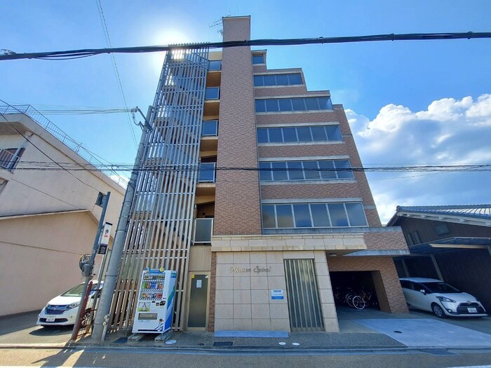 メゾン・スパイラルの物件外観写真