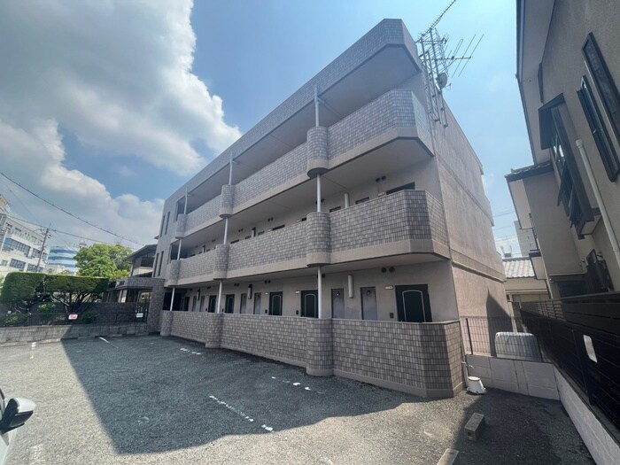 西山本ハイツの物件外観写真