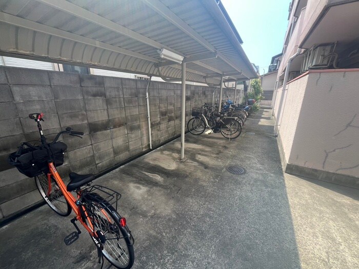 西山本ハイツの物件外観写真