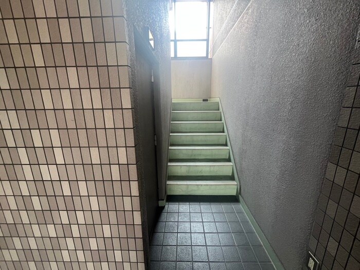 西山本ハイツの物件外観写真