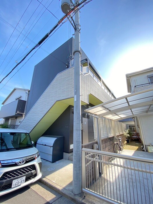 シュエット鳳の物件外観写真