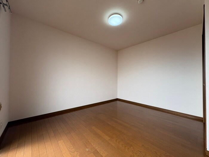 ルミエ－ル下條の物件内観写真