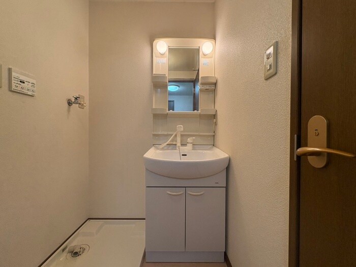 ルミエ－ル下條の物件内観写真