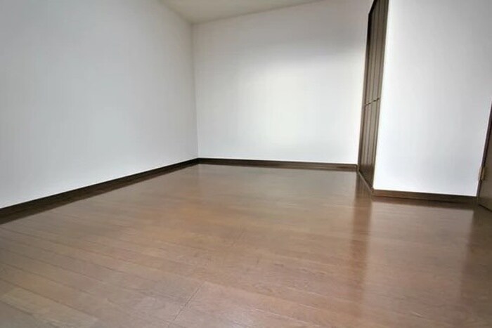 ルミエ－ル下條の物件内観写真