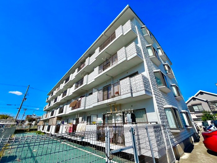 サンハイム南山本の物件外観写真