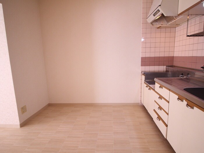 サンハイム南山本の物件内観写真