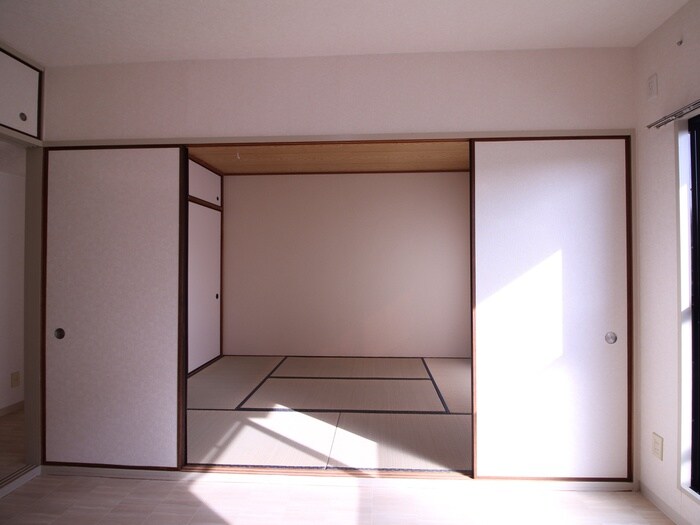 サンハイム南山本の物件内観写真