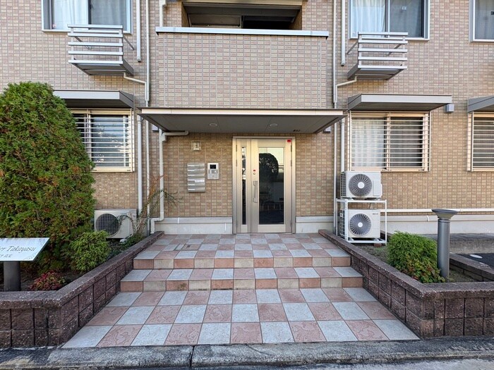 アピテ高安の物件外観写真