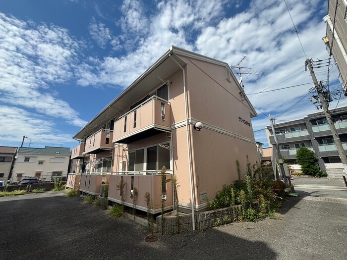 サンロイヤルの物件外観写真