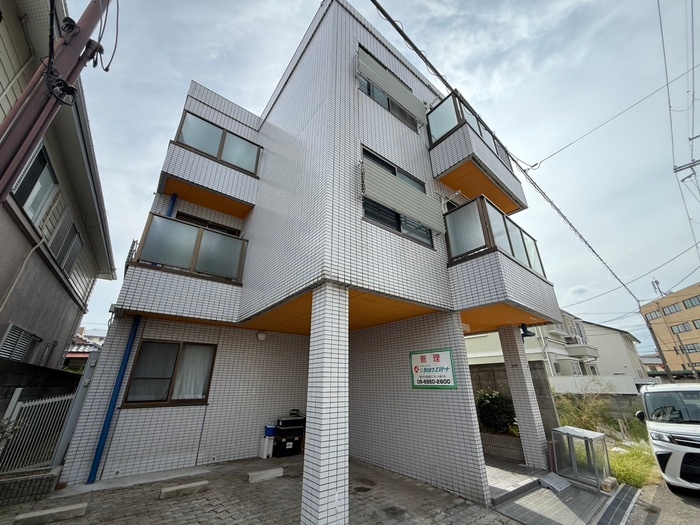 キャロル北桜塚の物件外観写真