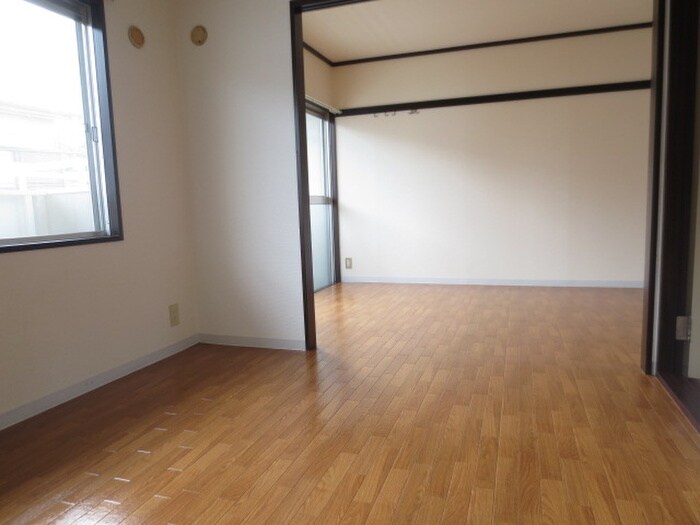 谷口町ハイツＡの物件内観写真