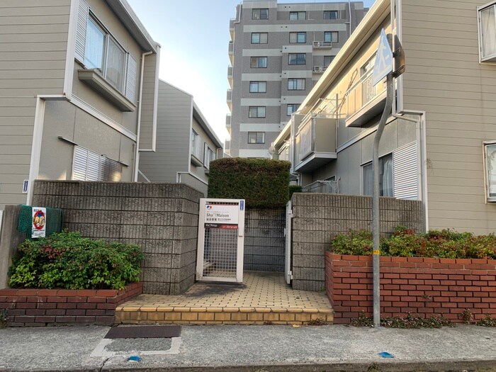 谷口町ハイツＡの物件外観写真