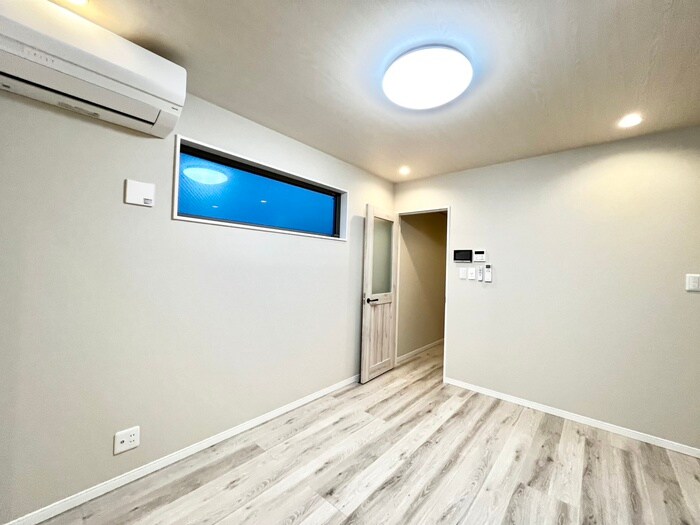 KRM　RESIDENCE　TSUKAGUCHIの物件内観写真