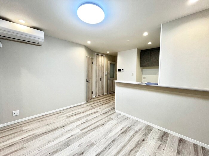 KRM　RESIDENCE　TSUKAGUCHIの物件内観写真