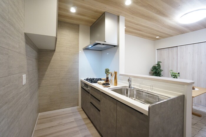 KRM　RESIDENCE　TSUKAGUCHIの物件内観写真