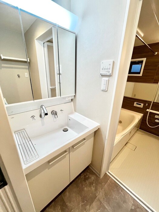 KRM　RESIDENCE　TSUKAGUCHIの物件内観写真