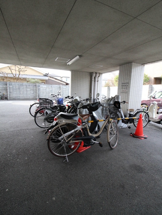 ベルシェ西ノ内の物件外観写真