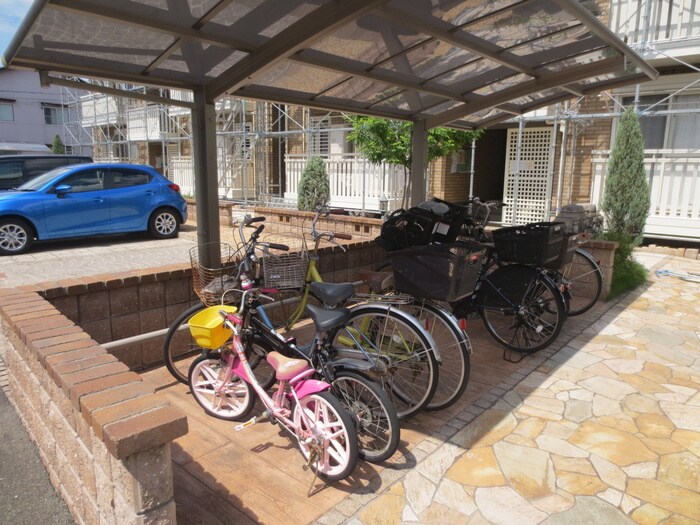 クロスロ－ドＡ棟の物件外観写真