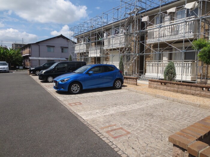 クロスロ－ドＡ棟の物件外観写真