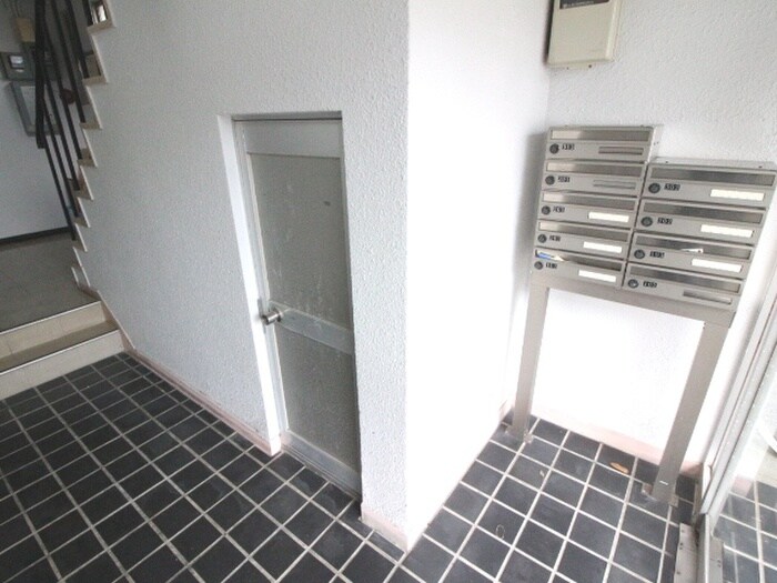 大塚マンションの物件外観写真