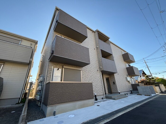 エテルナコート総持寺の物件外観写真