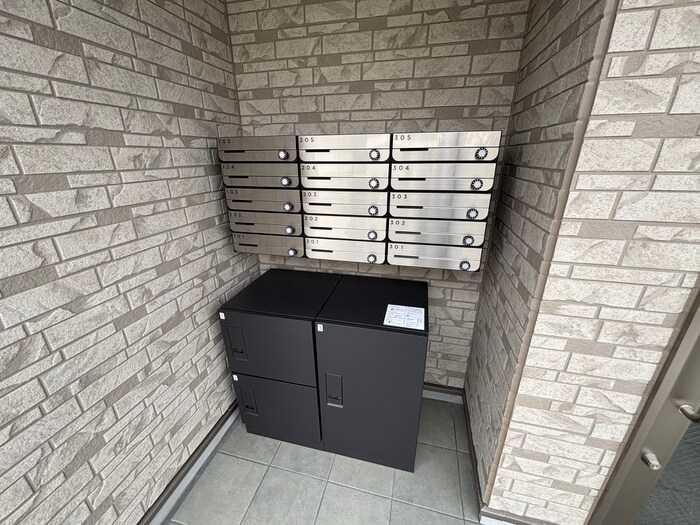 エテルナコート総持寺の物件外観写真