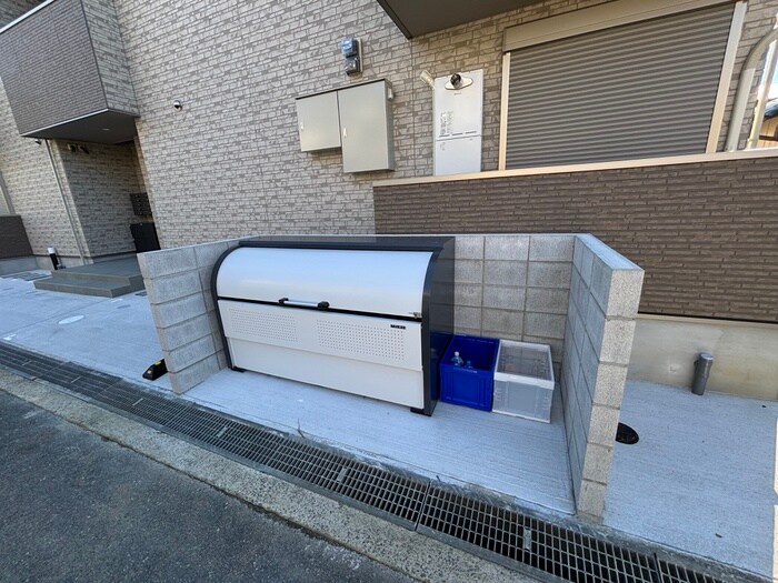 エテルナコート総持寺の物件外観写真