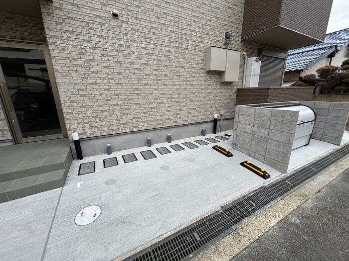 エテルナコート総持寺の物件外観写真