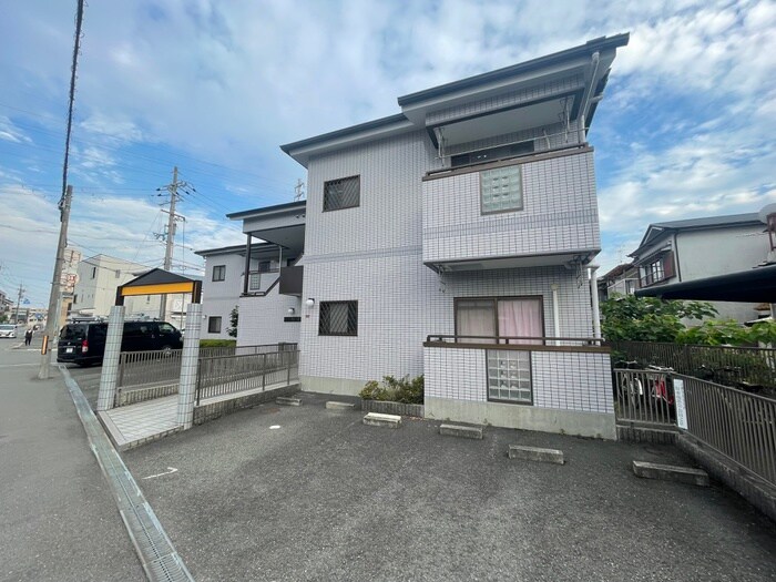 メゾン・クレールの物件外観写真