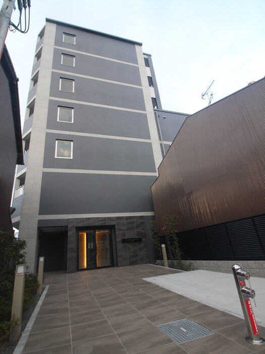 THEGARNETSUITERESIDENCE西七条の物件外観写真