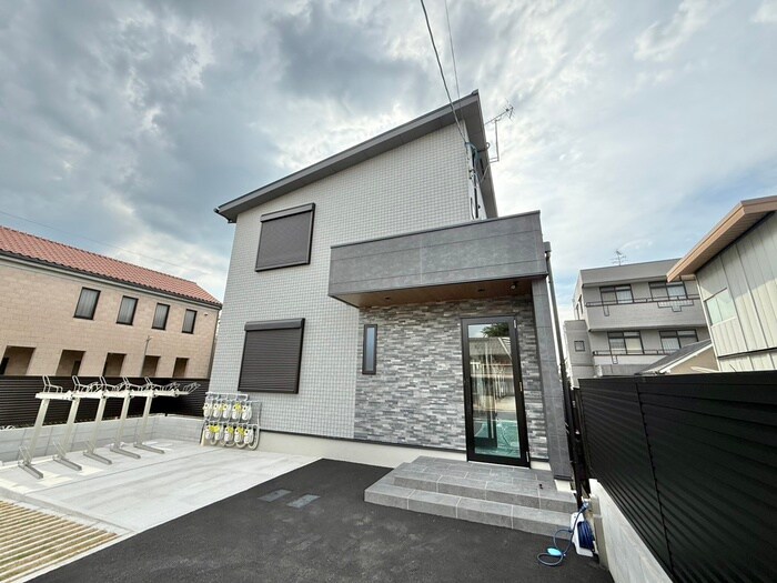 リーブルコート西裏の物件外観写真