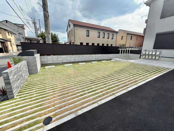 リーブルコート西裏の物件外観写真