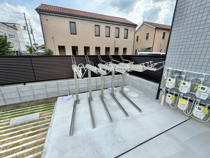 リーブルコート西裏の物件外観写真