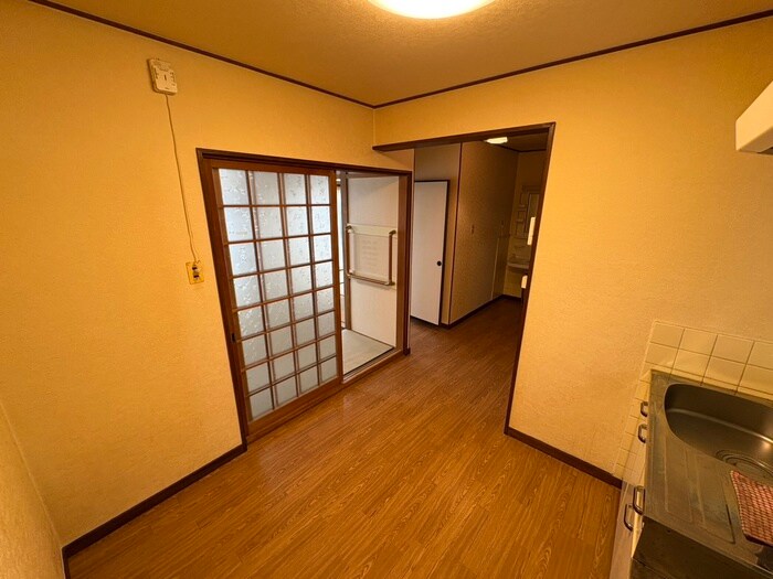 秀栄マンションの物件内観写真