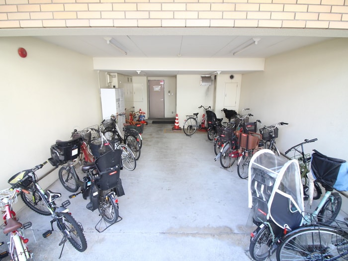 秀栄ハイツ武庫之荘の物件外観写真