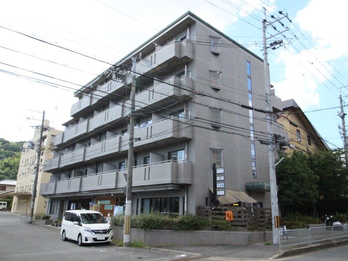 レオ松本の物件外観写真