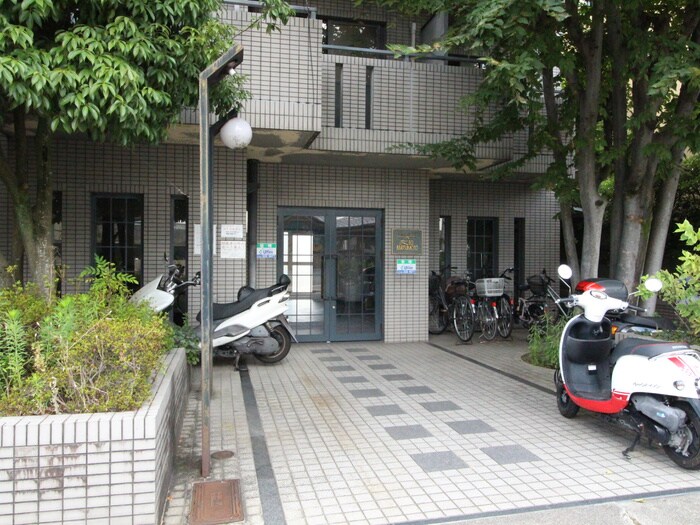 レオ松本の物件外観写真