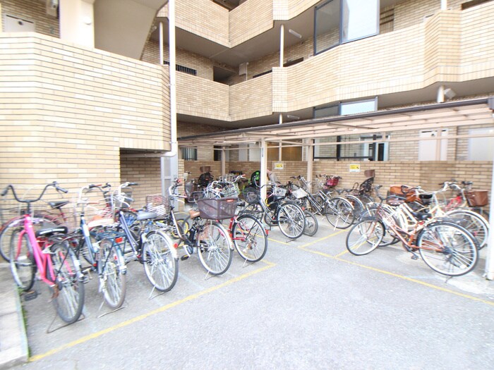 ＧＲＯＯＶＥ塚口の物件外観写真