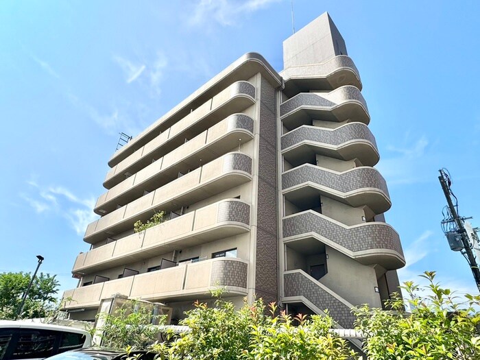 ベルビュー３番館の物件外観写真