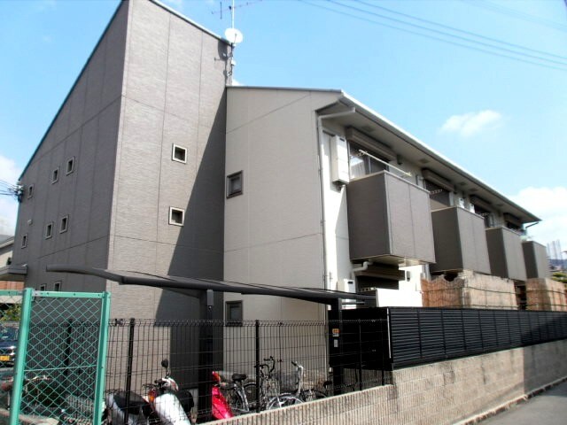 ラルゴ忍ケ丘の物件外観写真