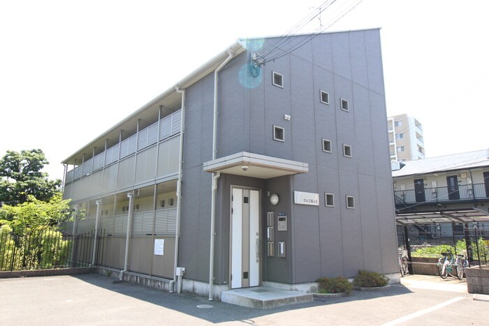 ラルゴ忍ケ丘の物件外観写真